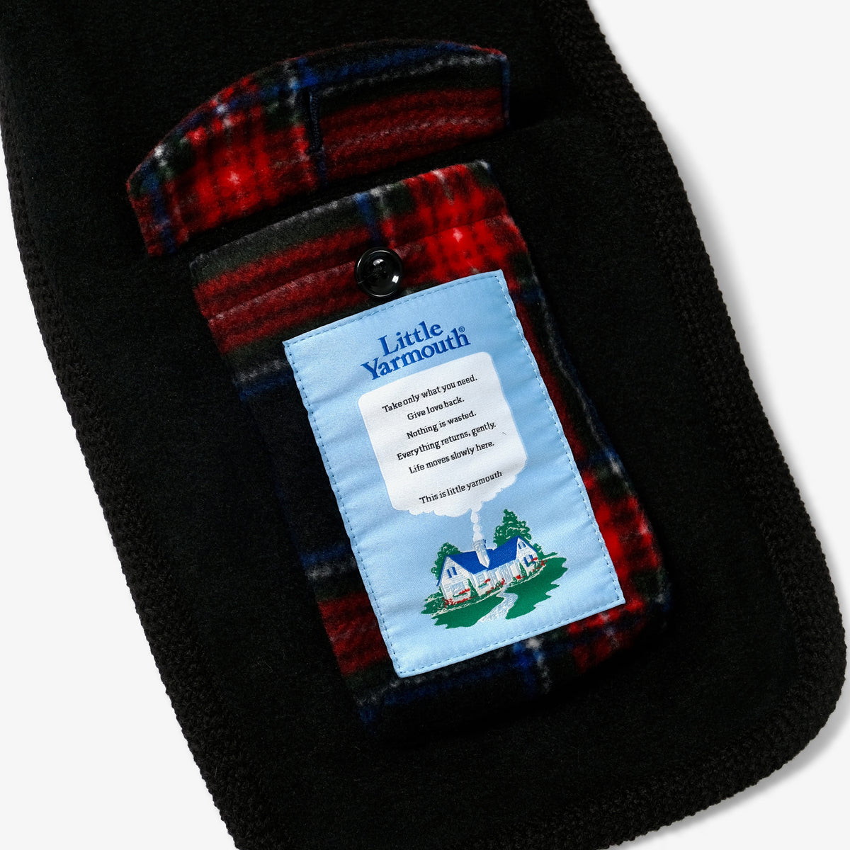 Little Yarmouth Stroll Boa Muffler — BLACK — Detail